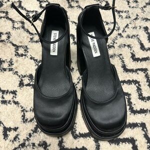 Steve Madden platform pumps